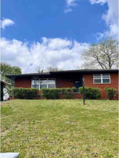 2712 Broadway St - Photo 3 of 21