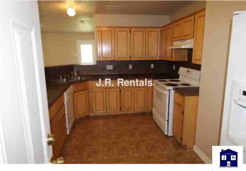 4601 Lloyd Dr - Photo 7 of 15