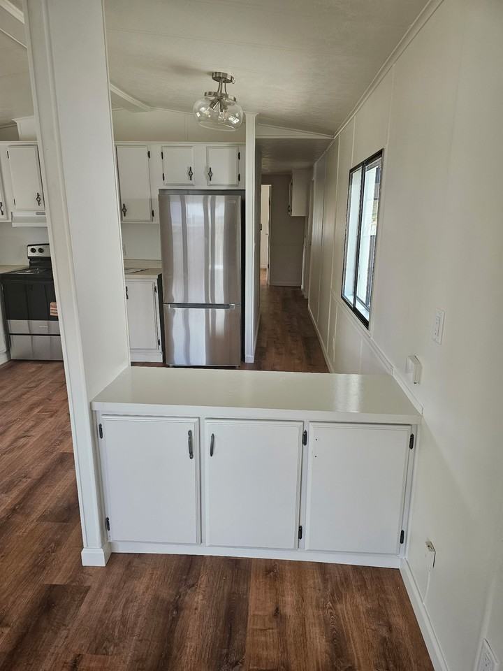 114 W Pecan St #NA - Photo 5 of 11