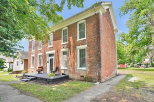 featured image of 521 E Water St #2