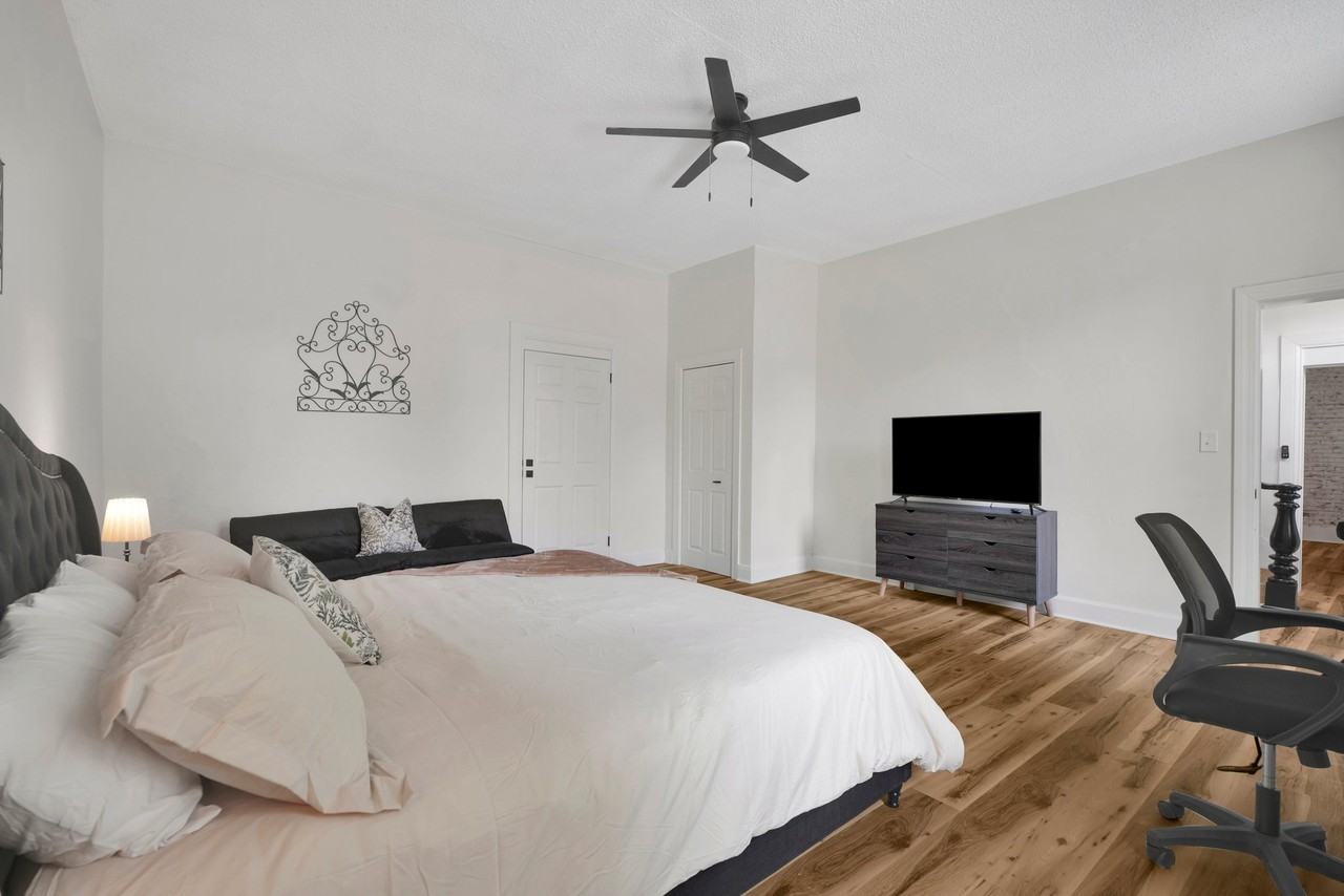 521 E Water St #2 - Photo 3 of 14