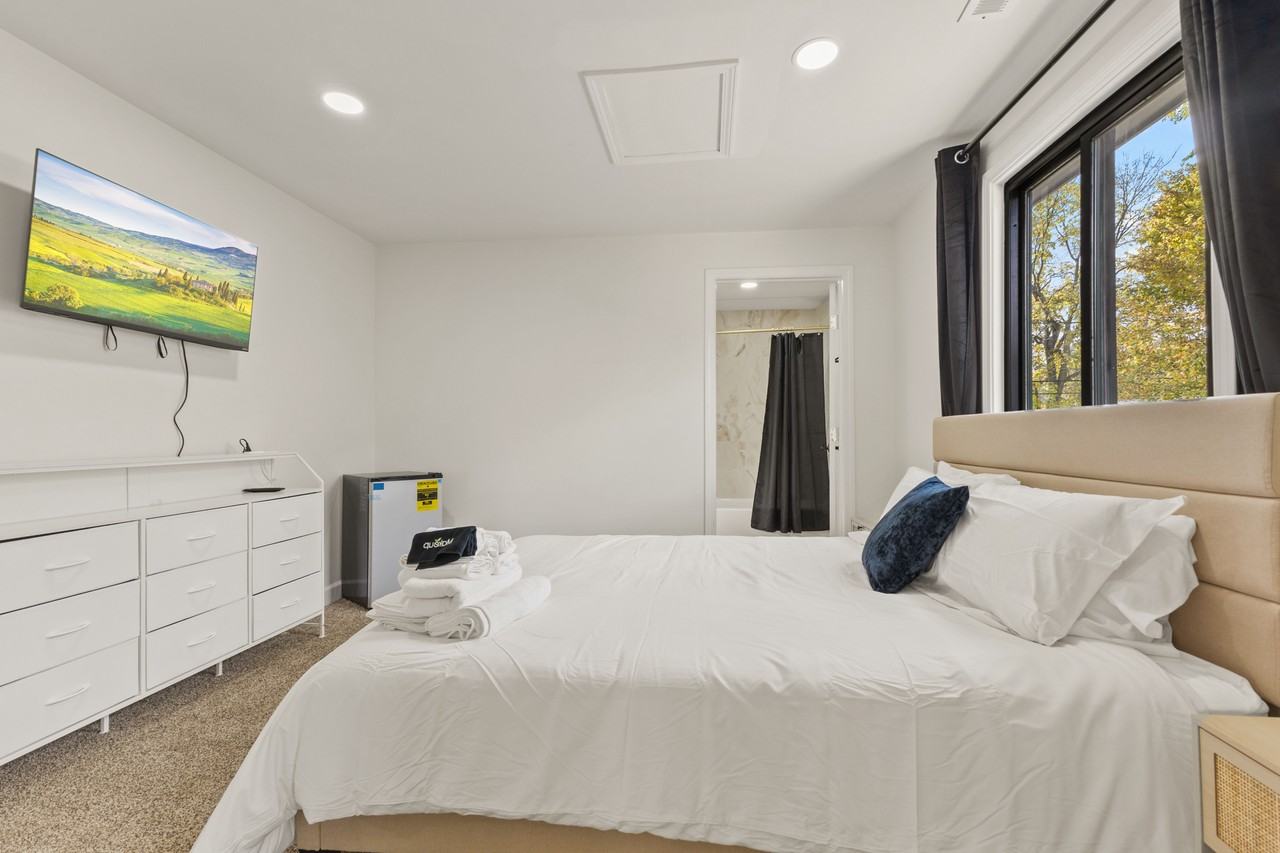 1429 Udell St #1 - Photo 4 of 20