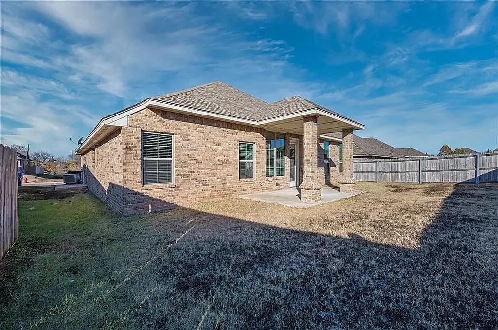 1221 Pebble Pond Dr #NA - Photo 4 of 20