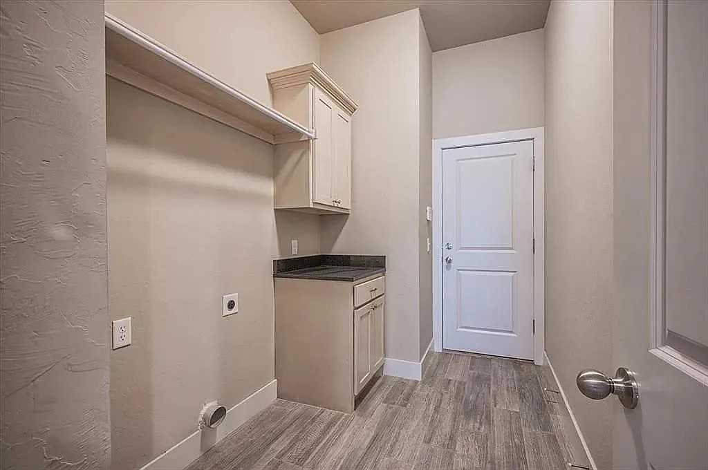 1221 Pebble Pond Dr #NA - Photo 6 of 20