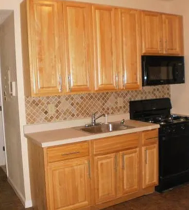 457 Hawthorne Ave - Photo 3 of 5