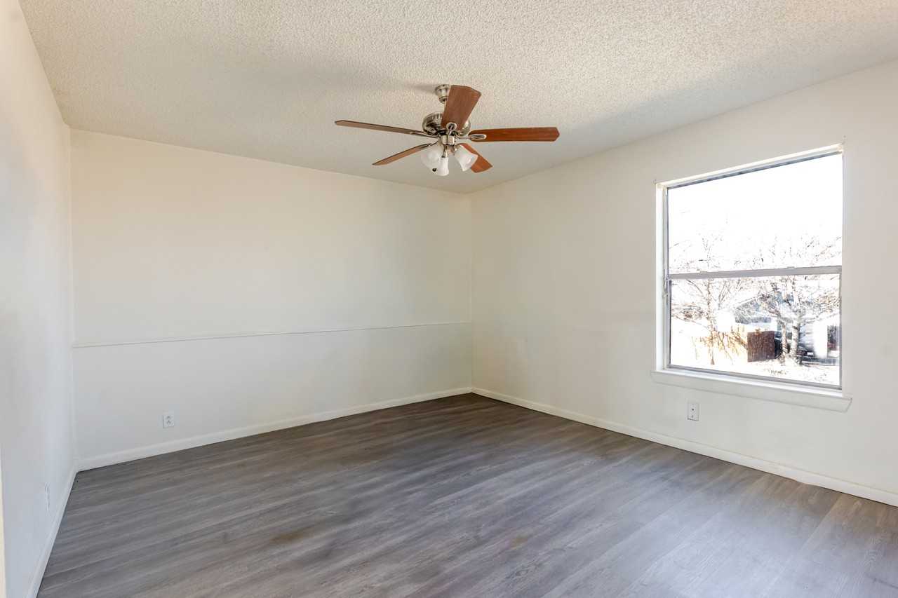 504 Hilltop Dr #NA - Photo 6 of 15