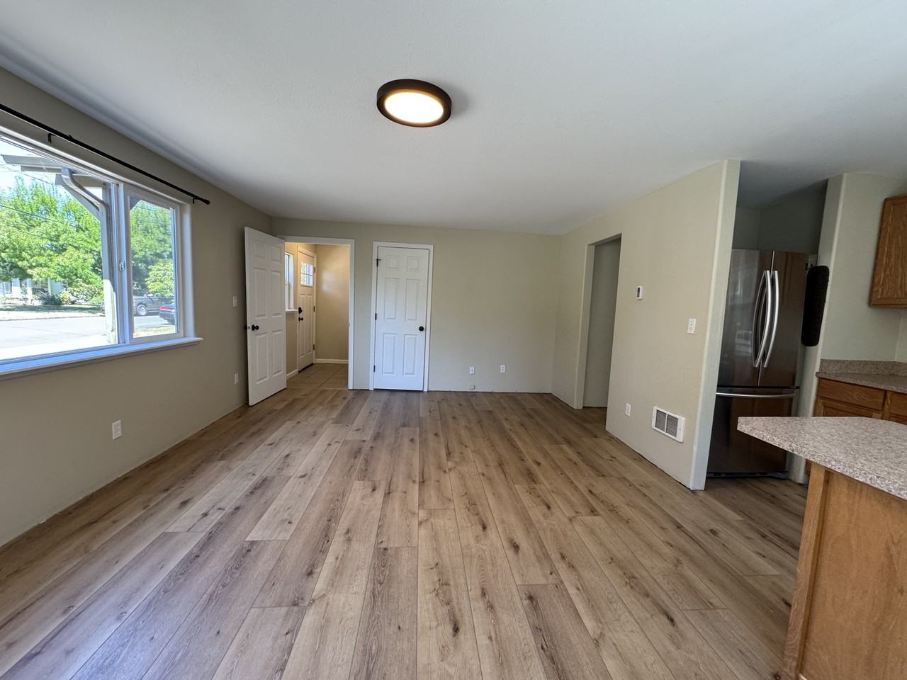 835 Sw 10th St #NA - Photo 5 of 30