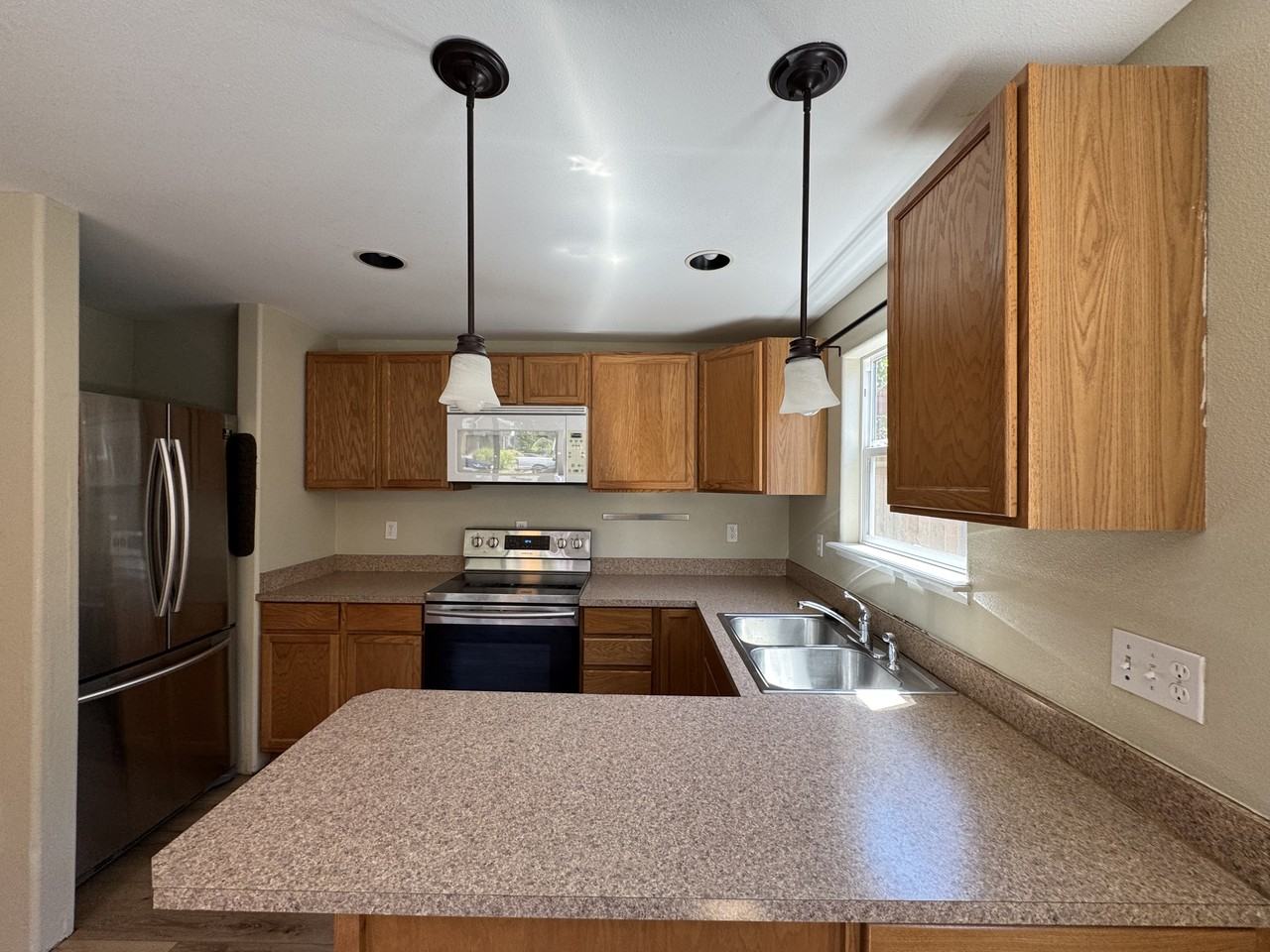 835 Sw 10th St #NA - Photo 6 of 30