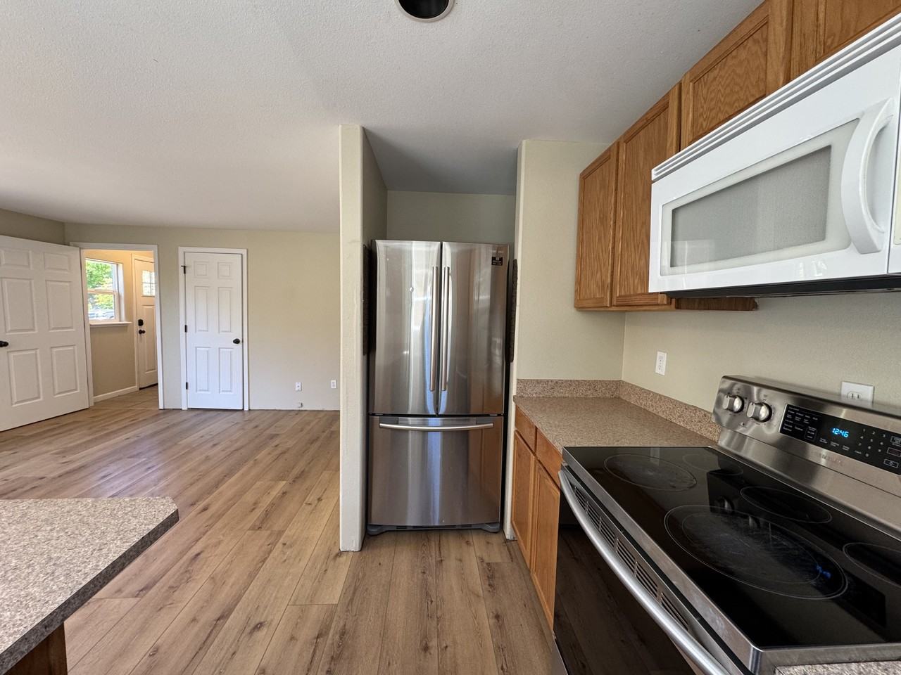 835 Sw 10th St #NA - Photo 7 of 30