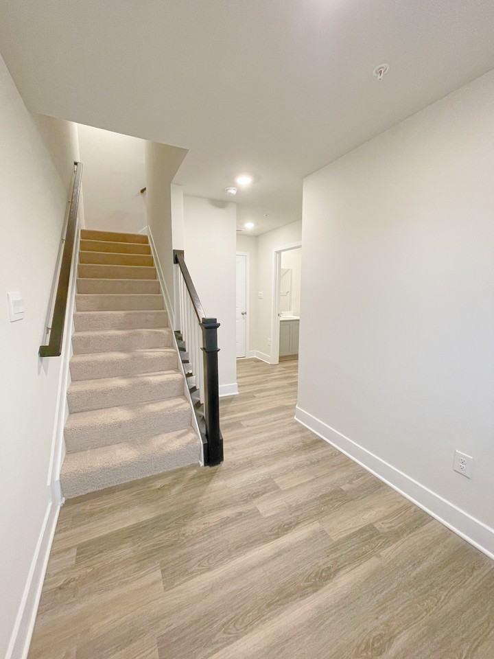 5236 Dry Creek Ln - Photo 2 of 16