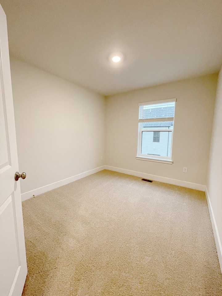 5236 Dry Creek Ln - Photo 3 of 16