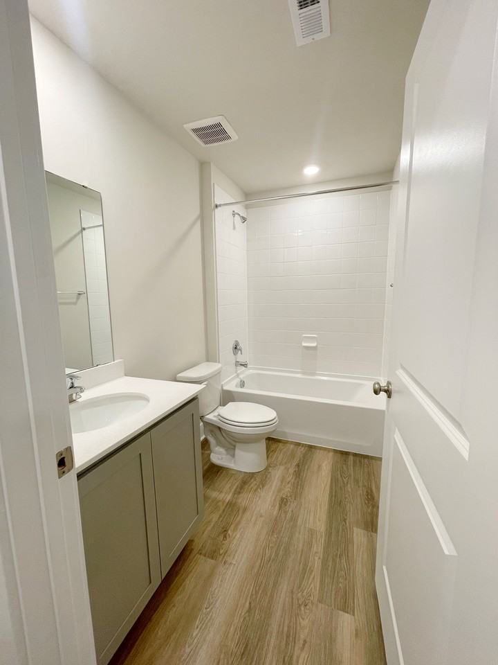 5236 Dry Creek Ln - Photo 4 of 16