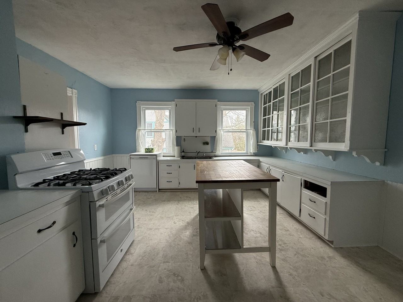 8 Narragansett Ave #2 - Photo 6 of 12