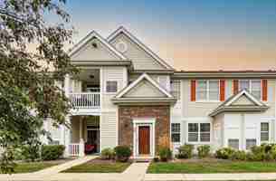 featured image of 2305 Aurora Dr #6