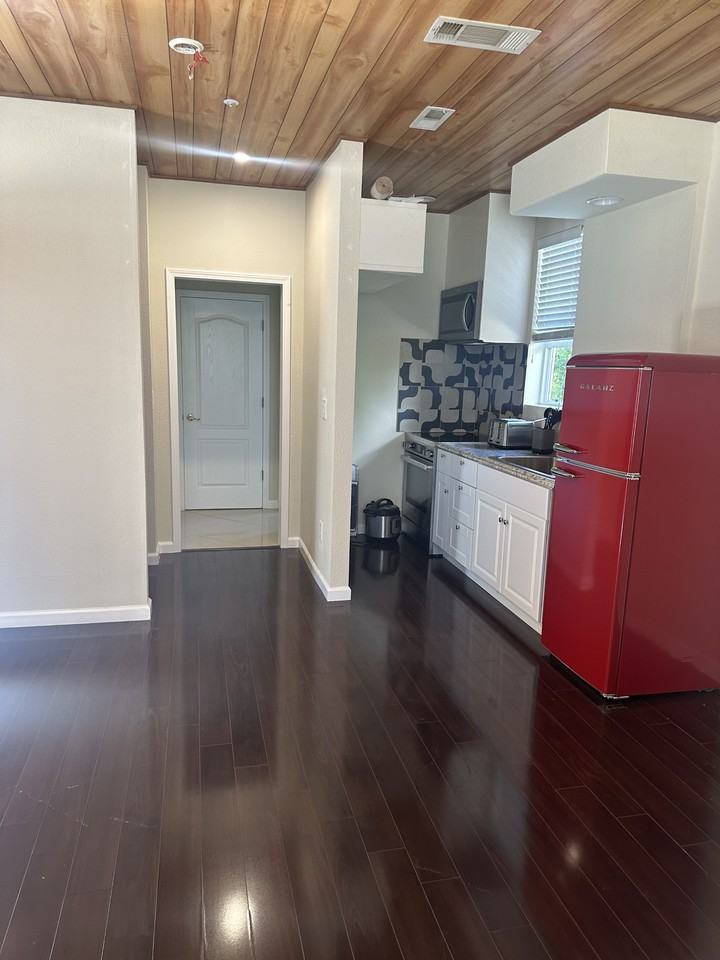 35 Peacock Cir #1 - Photo 3 of 5