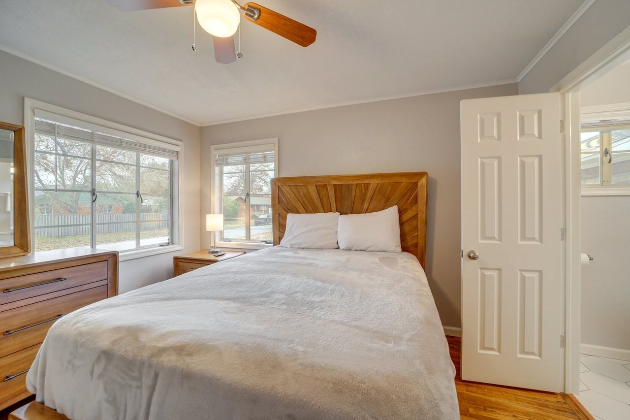 2441 S Norwood Ave #NA - Photo 6 of 24