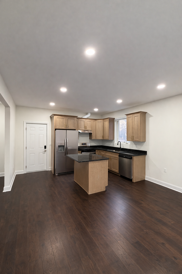 2544 Eastlawn St #NA - Photo 2 of 20