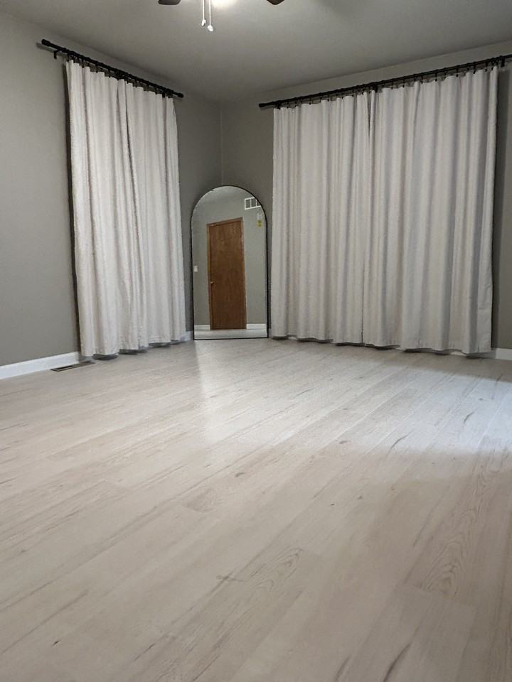 213 11th Ave Sw #NA - Photo 6 of 18