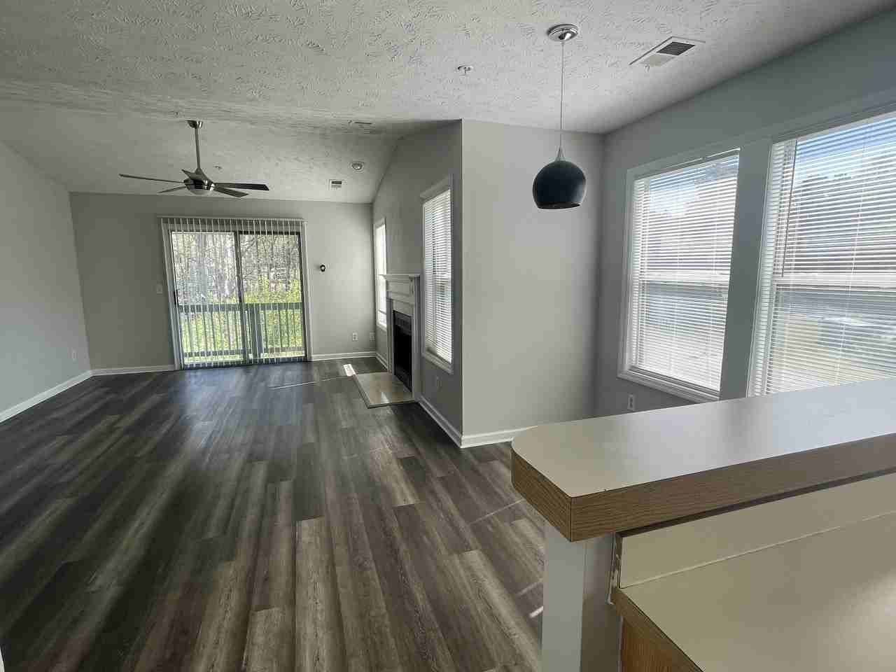 942 Stewarts Creek Dr #9 - Photo 6 of 17