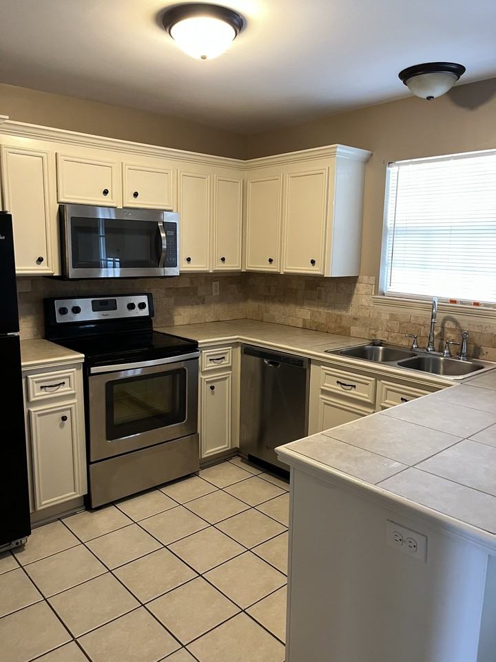 115 S June Dr #NA - Photo 3 of 7