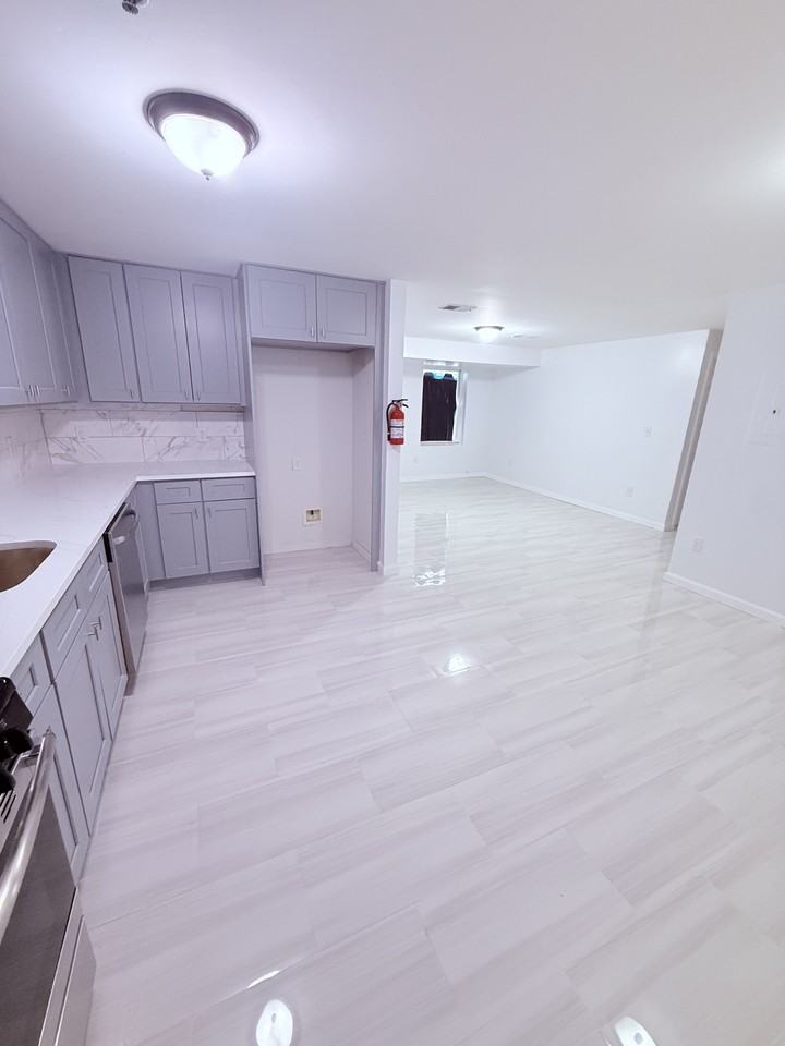 414 S 19th St #1 - Photo 2 of 13