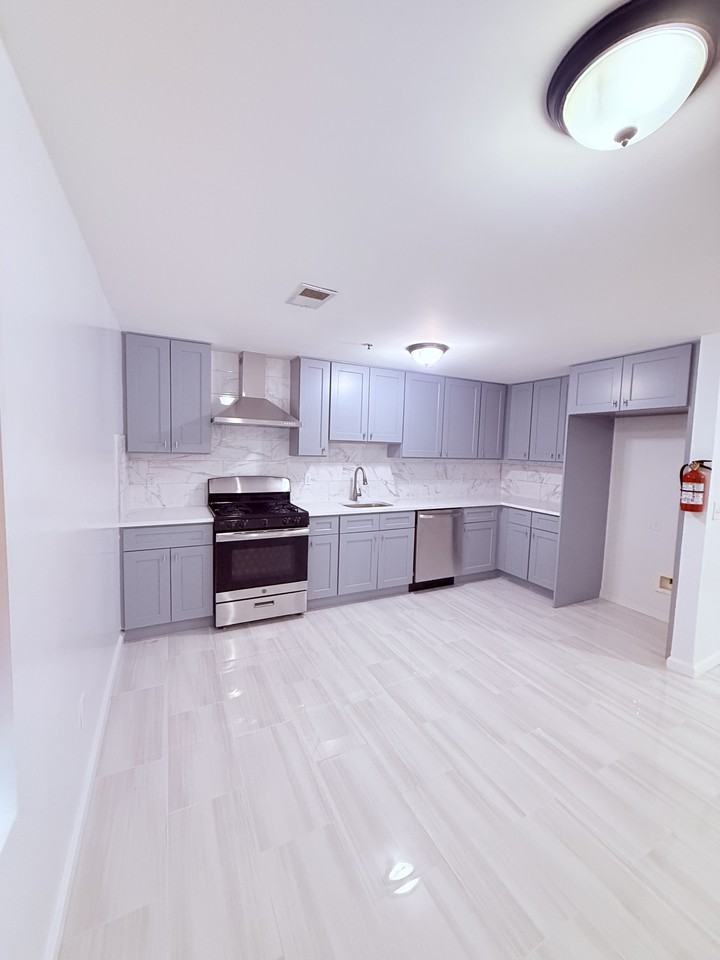 414 S 19th St #1 - Photo 3 of 13