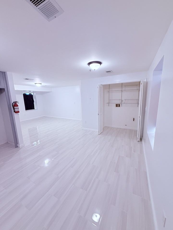 414 S 19th St #1 - Photo 5 of 13