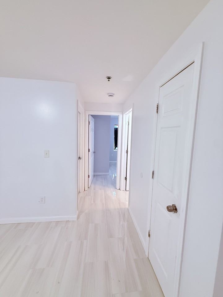 414 S 19th St #1 - Photo 6 of 13