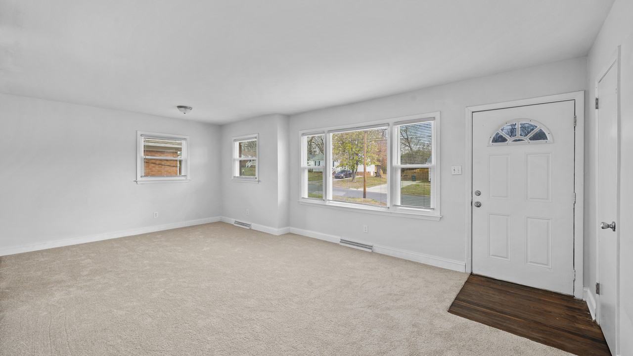 1702 Eastwood Ave #NA - Photo 4 of 15