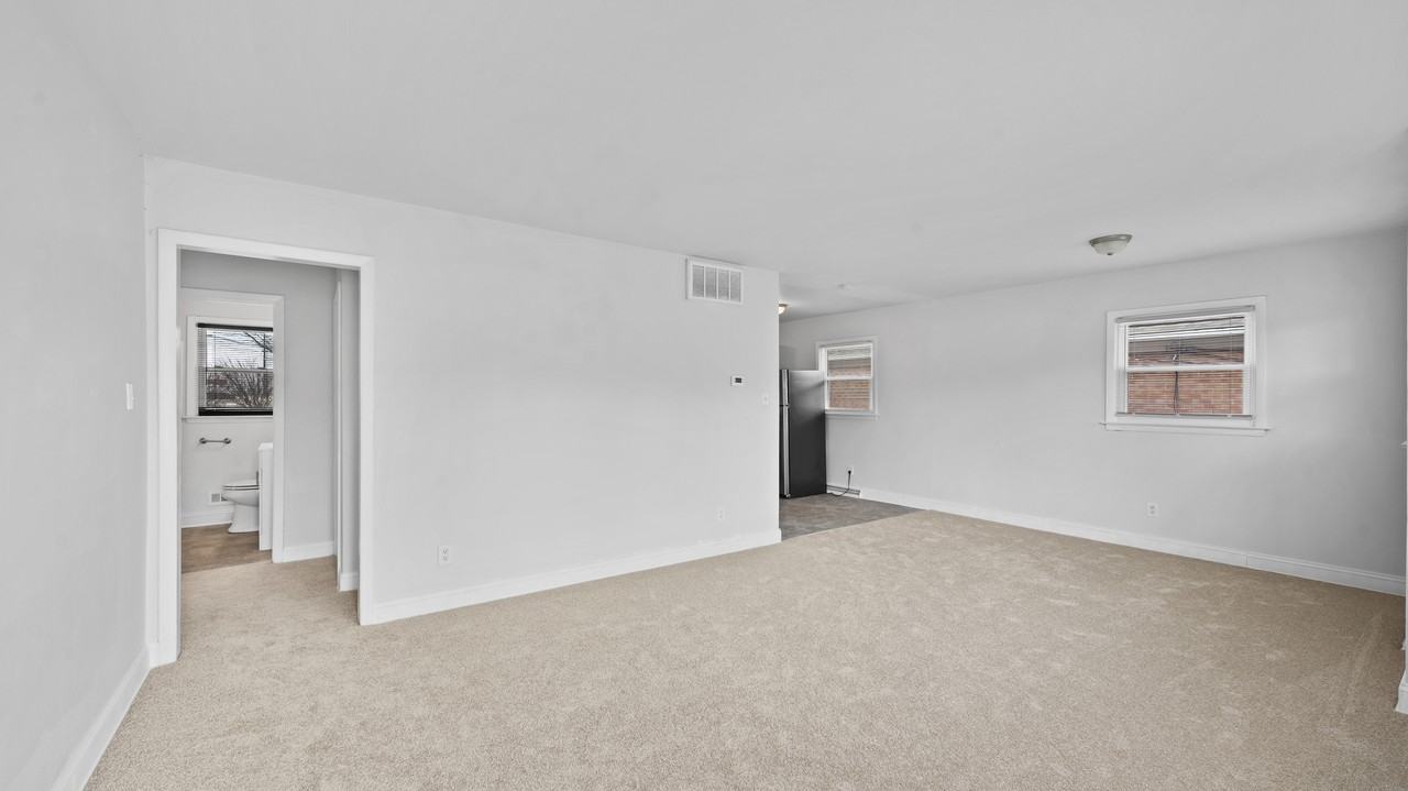 1702 Eastwood Ave #NA - Photo 5 of 15