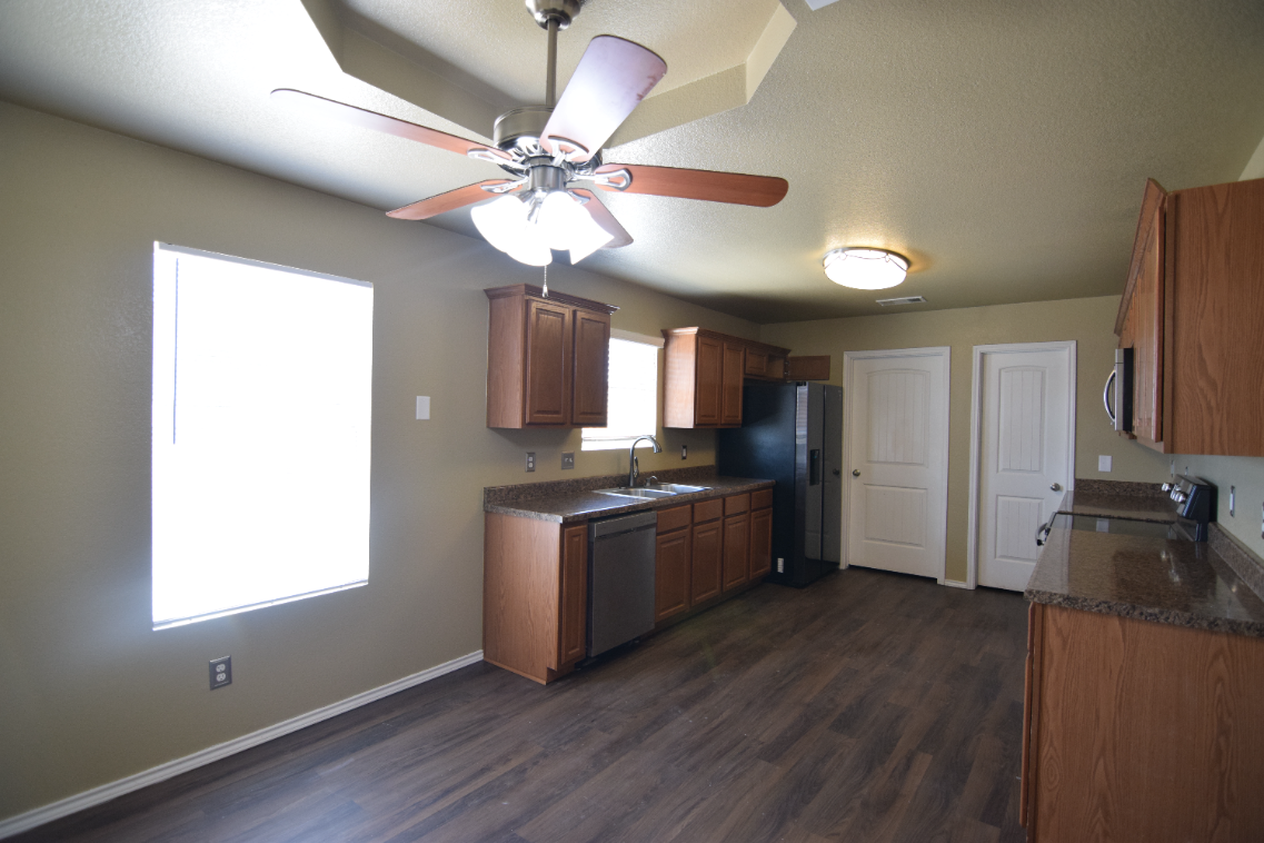 300 Curtis Dr #NA - Photo 6 of 24