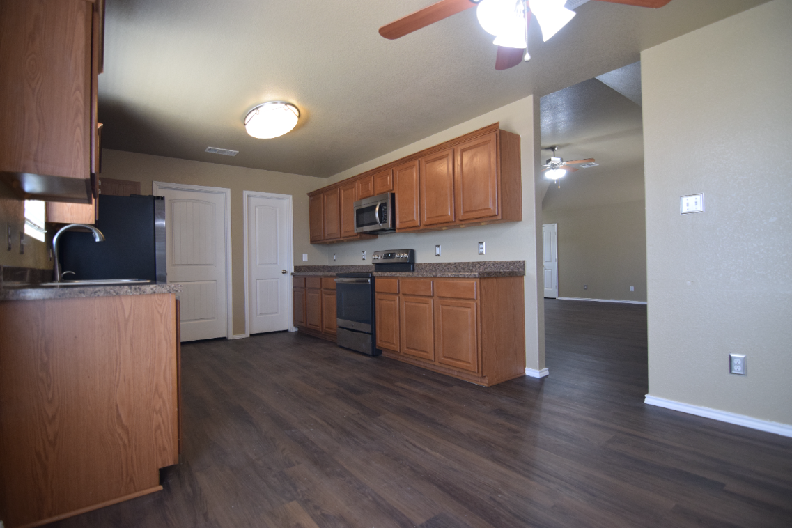 300 Curtis Dr #NA - Photo 7 of 24