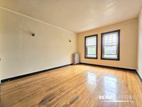 2102 W Ainslie St #E1 - Photo 1 of 1