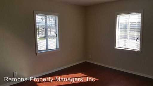 2625 Humbert Ave - Photo 3 of 7