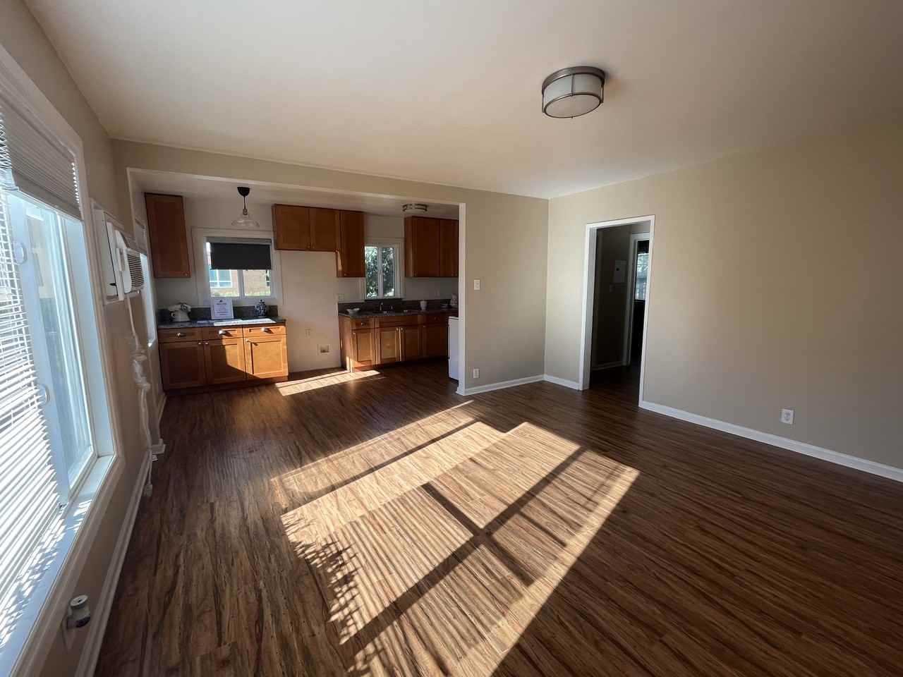 6116 Radford Avenue - Photo 3 of 8