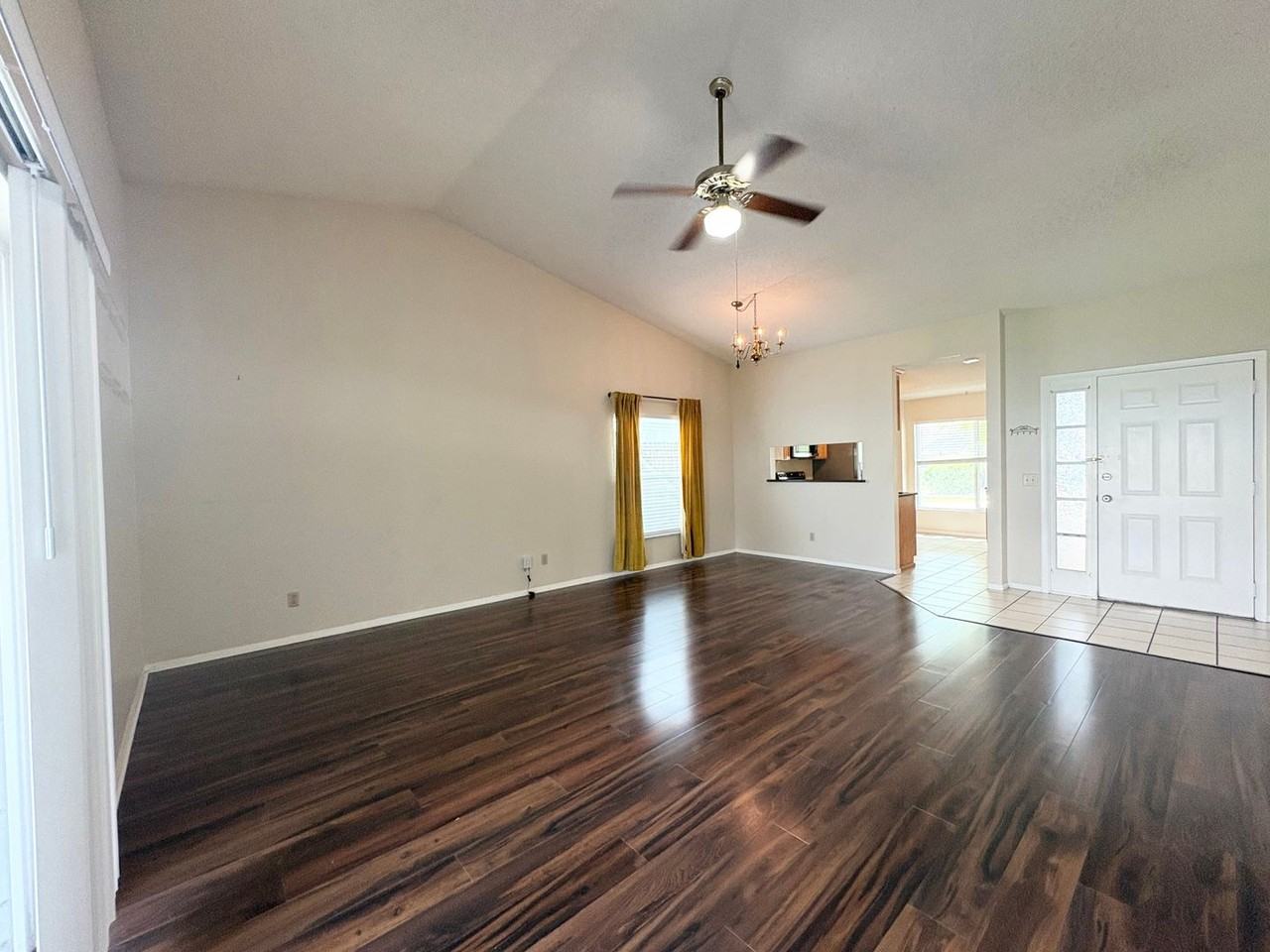 1005 Covington St - Photo 3 of 16