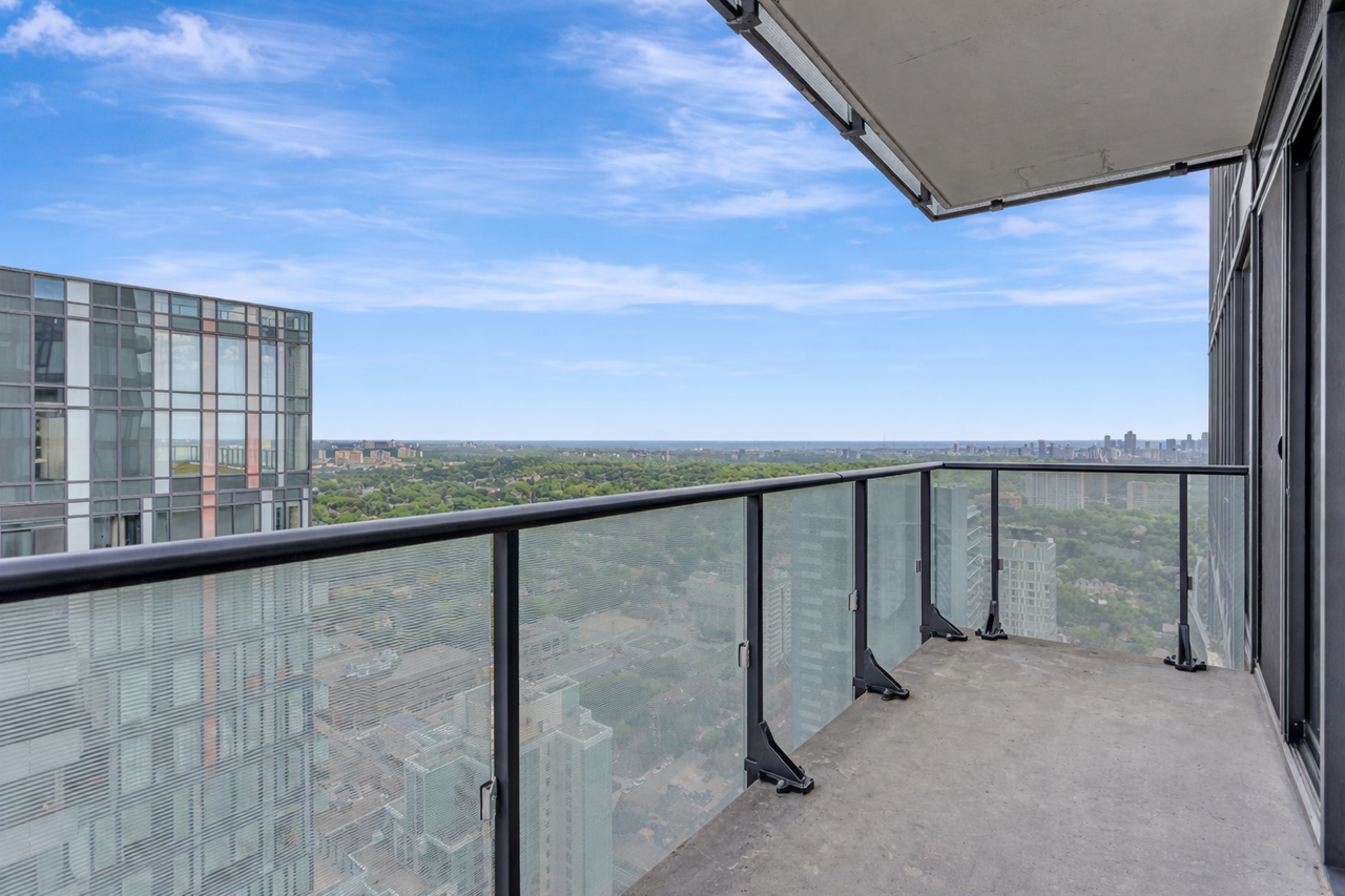 161 Roehampton Avenue - Photo 4 of 17