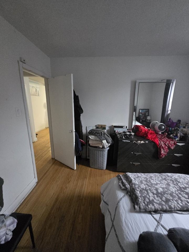 2495 Dufferin Street - Photo 7 of 9