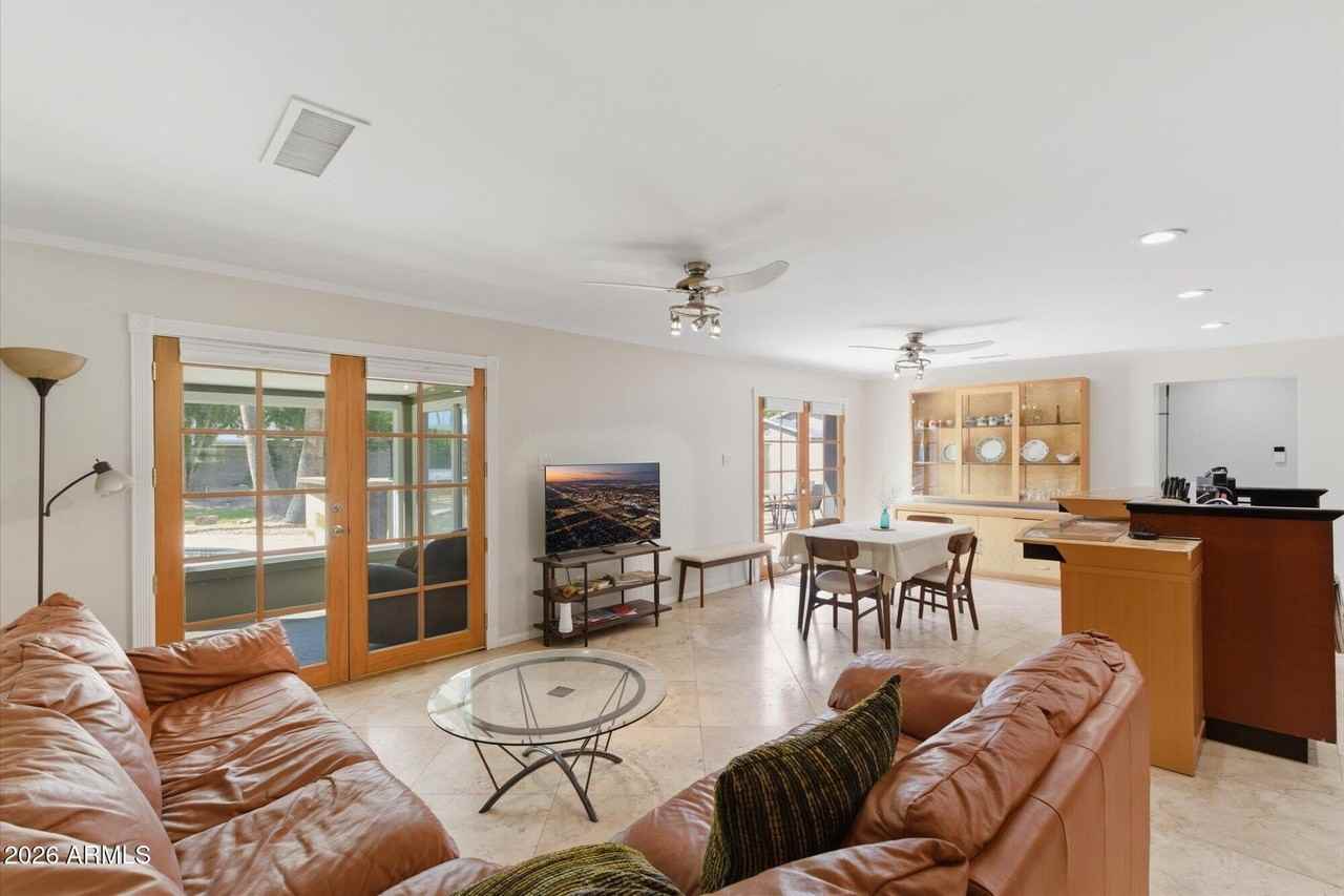 4613 E Vernon Ave - Photo 4 of 24