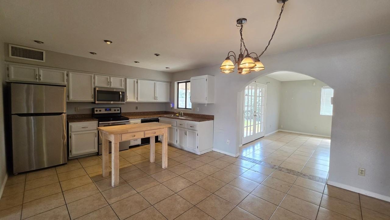 4657 E Covina St - Photo 3 of 17