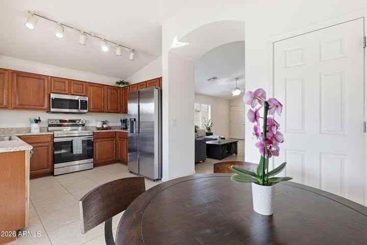 2013 W Prospector Way - Photo 5 of 26