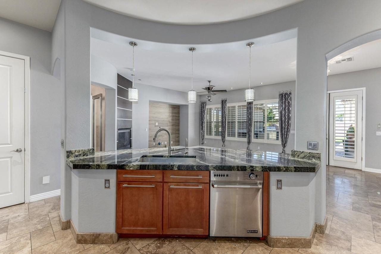 27414 N 22nd Ln - Photo 7 of 29