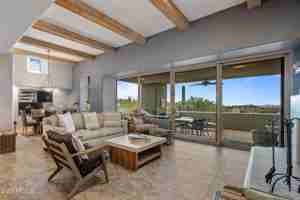 featured image of 10111 E Graythorn Dr