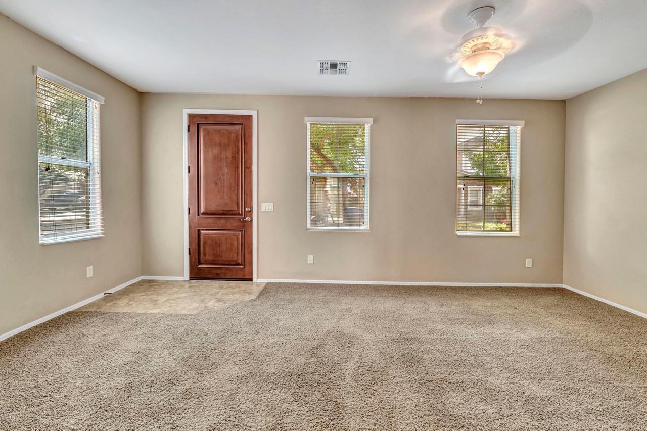 4058 E Carla Vista Dr - Photo 3 of 18