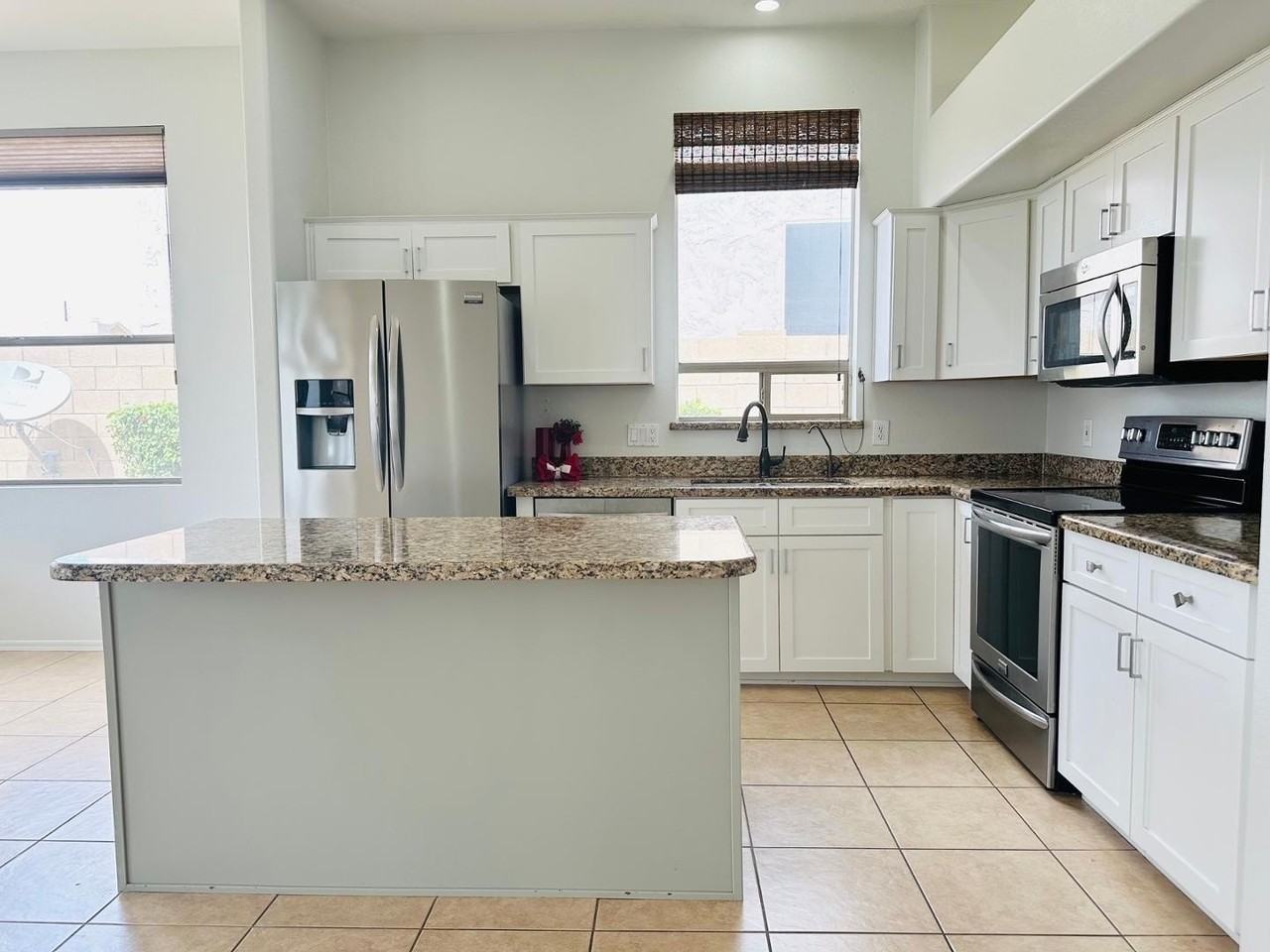 21546 N 72nd Way - Photo 3 of 34