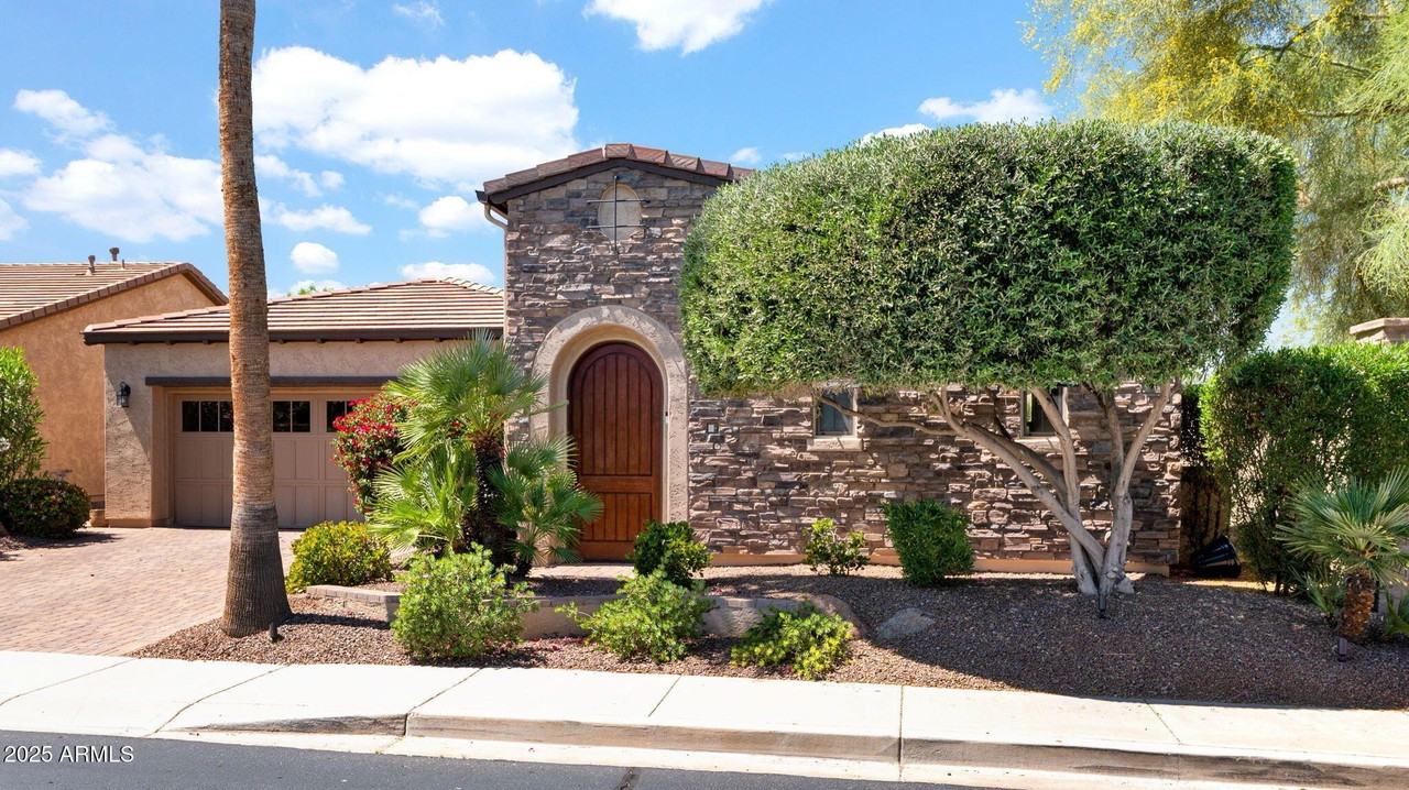 12981 W Yellow Bird Ln - Photo 3 of 47