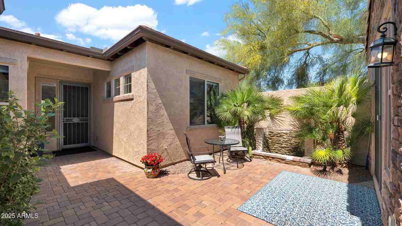 12981 W Yellow Bird Ln - Photo 5 of 47