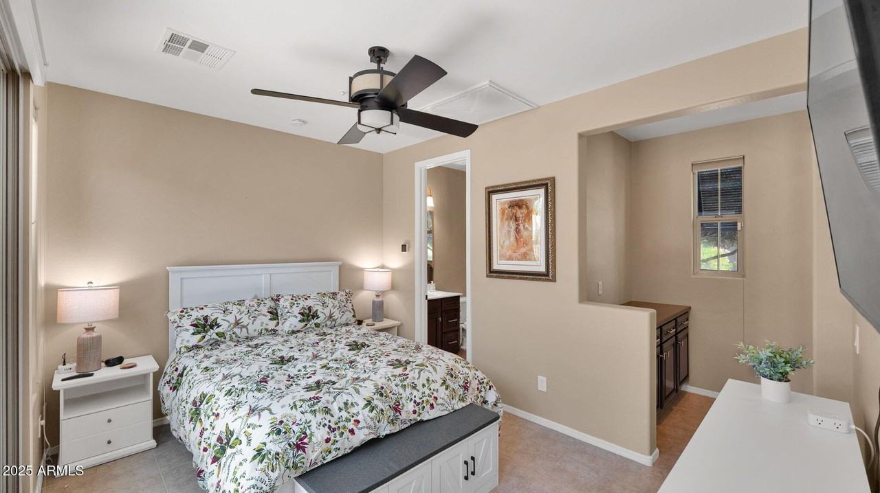 12981 W Yellow Bird Ln - Photo 7 of 47