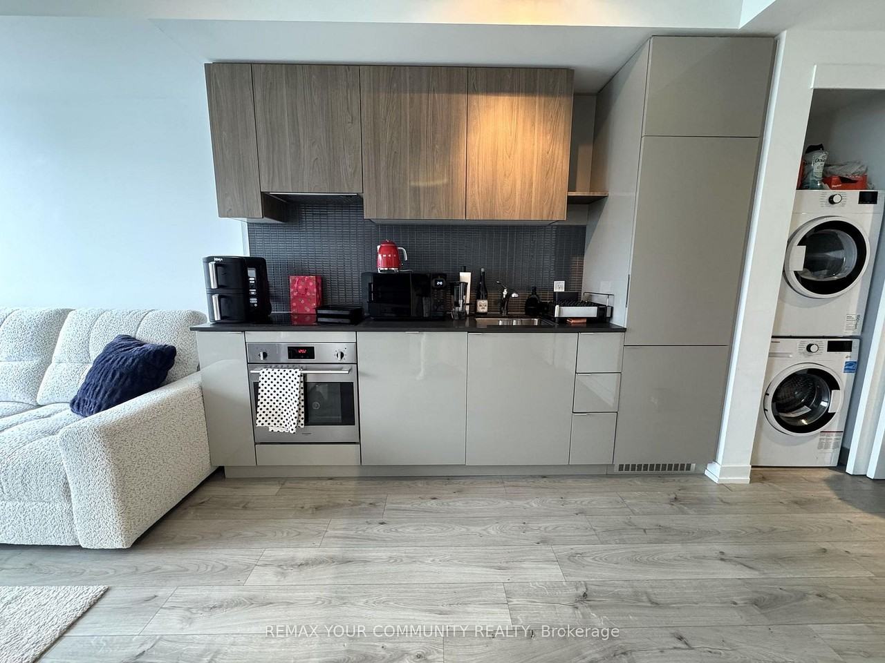 161 Roehampton Avenue - Photo 3 of 17