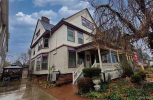 featured image of 222 Norwood Ave